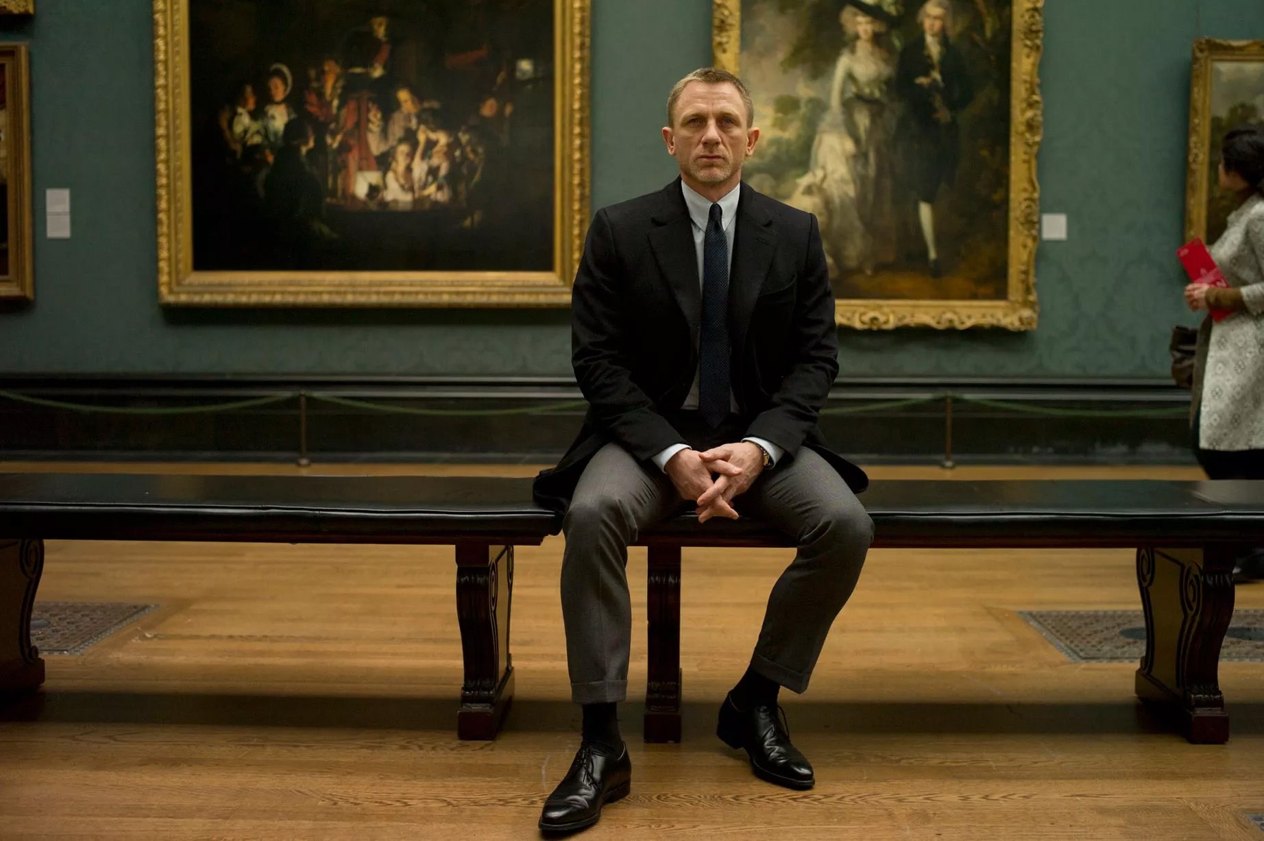 Daniel Craig lit with bounce lighting in Skyfall